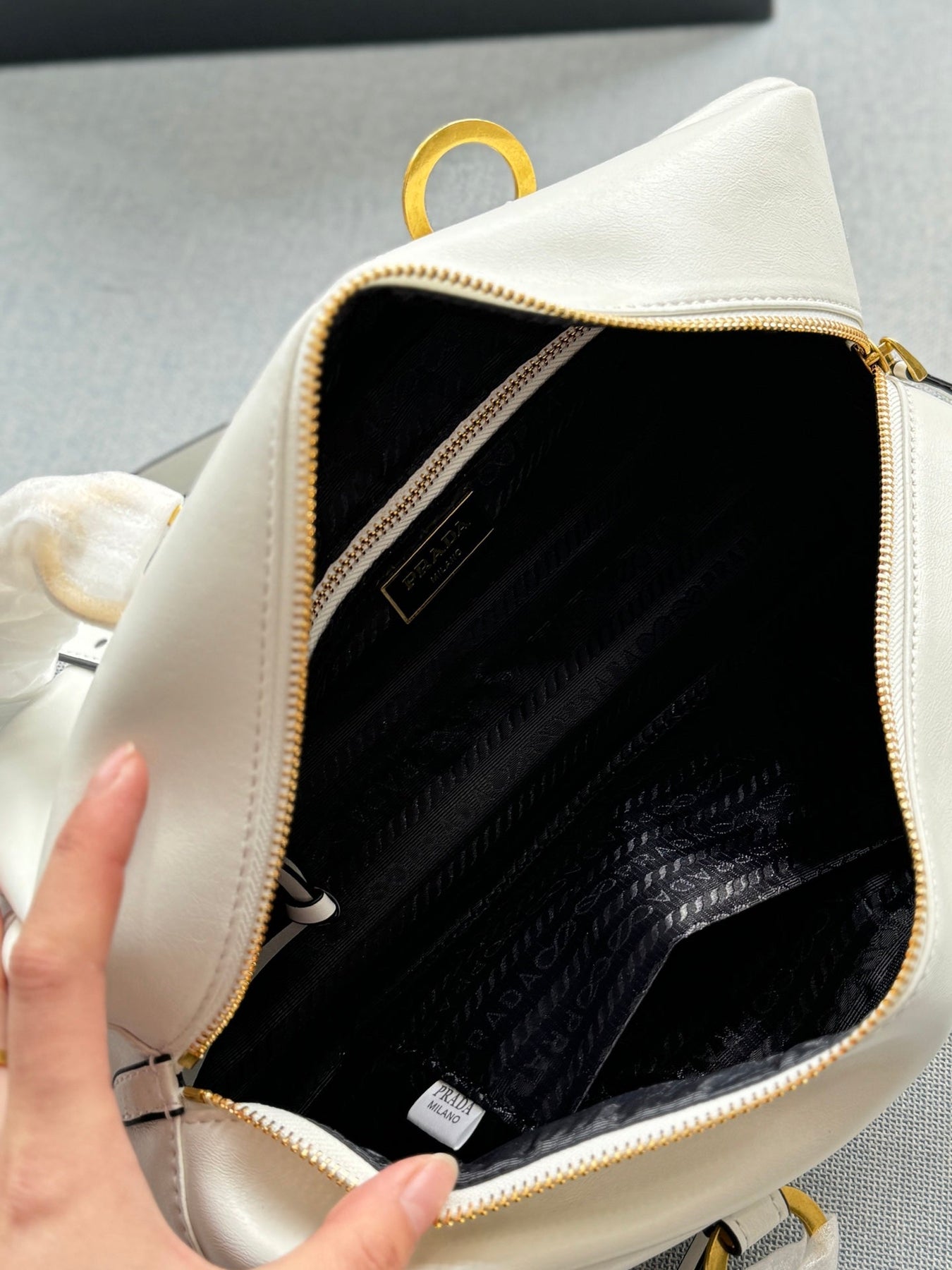 DANGLE TOP HANDLE BAG 30 IN WHITE SHINY CALFSKIN