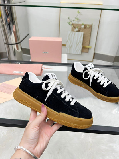 ECRU SNEAKERS IN BLACK SUEDE