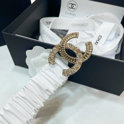 DOUBLE CC 30MM STRETCH BELT IN WHITE CALFSKIN GOLD CHAIN BUCKLE CRYSTAL LOGO