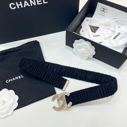 DOUBLE CC 30MM STRETCH BELT IN BLACK SUEDUE WITH GOLD CHAIN BUCKLE CRYSTAL DETAIL