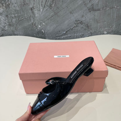 CAP TOE MULES BLACK SHEEPSKIN