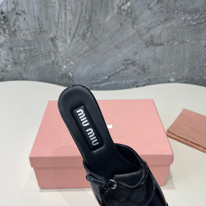 CAP TOE MULES BLACK SHEEPSKIN