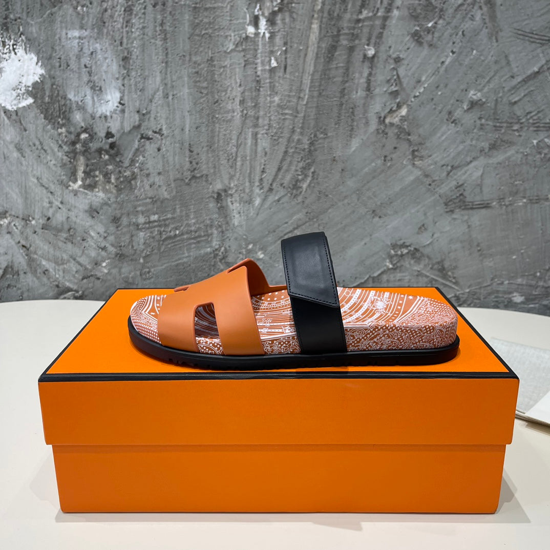 CHYPRE SANDAL CARAMEL CALFSKIN UNIQUE