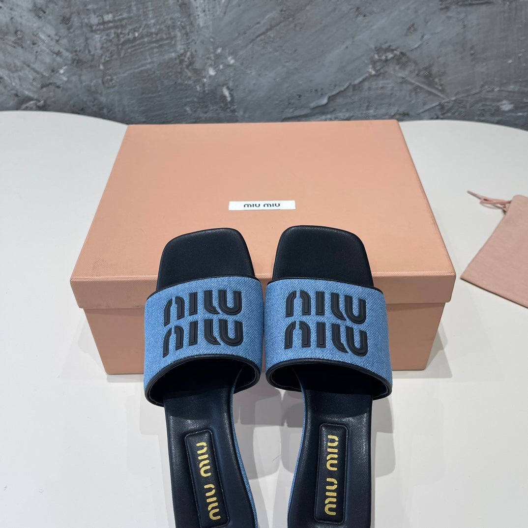 BLACK HIGH HEEL WITH AZURE BLUE STRAPS