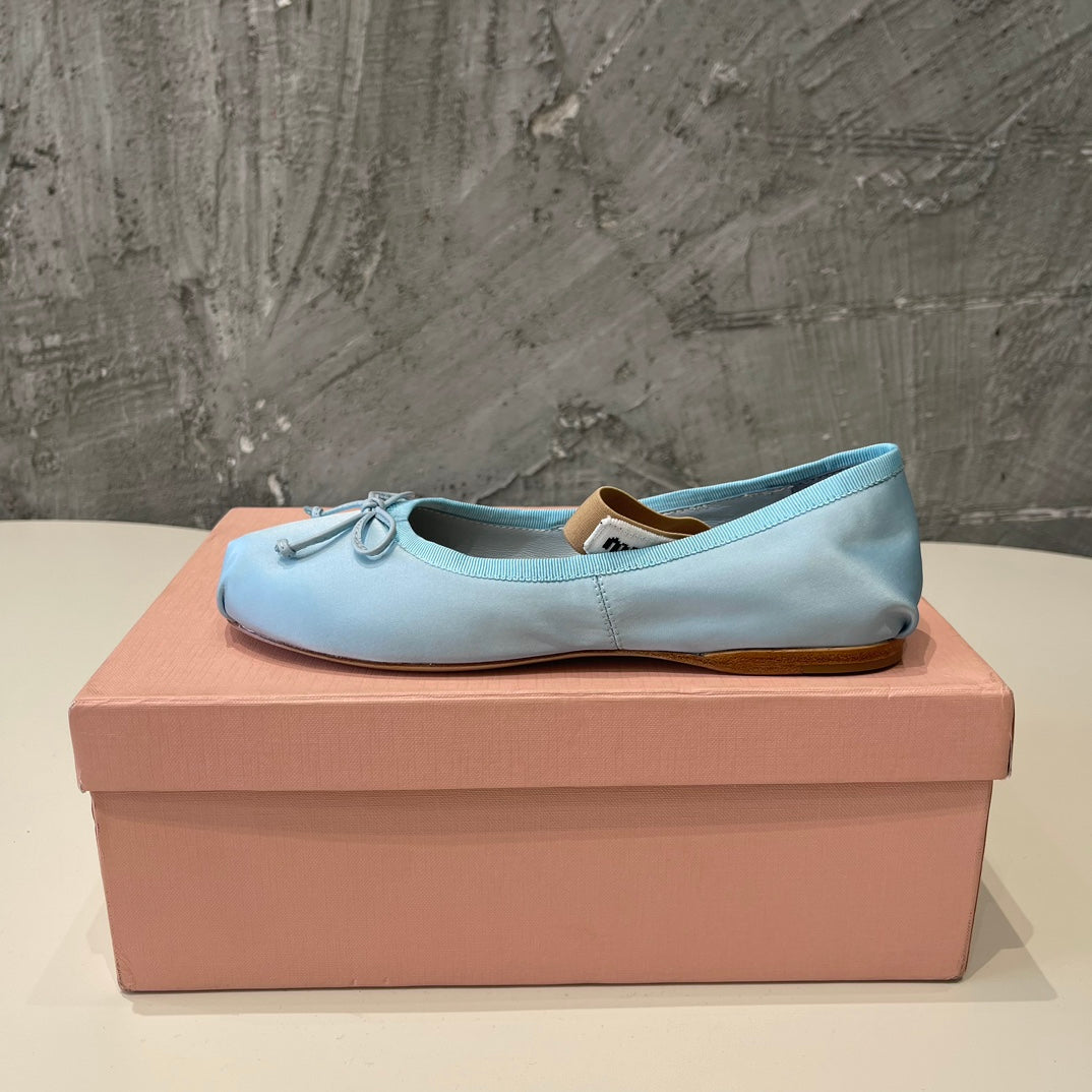 BALLET FLAT SHOES LIGHT BLUE GLOSSY SHEEPSKIN
