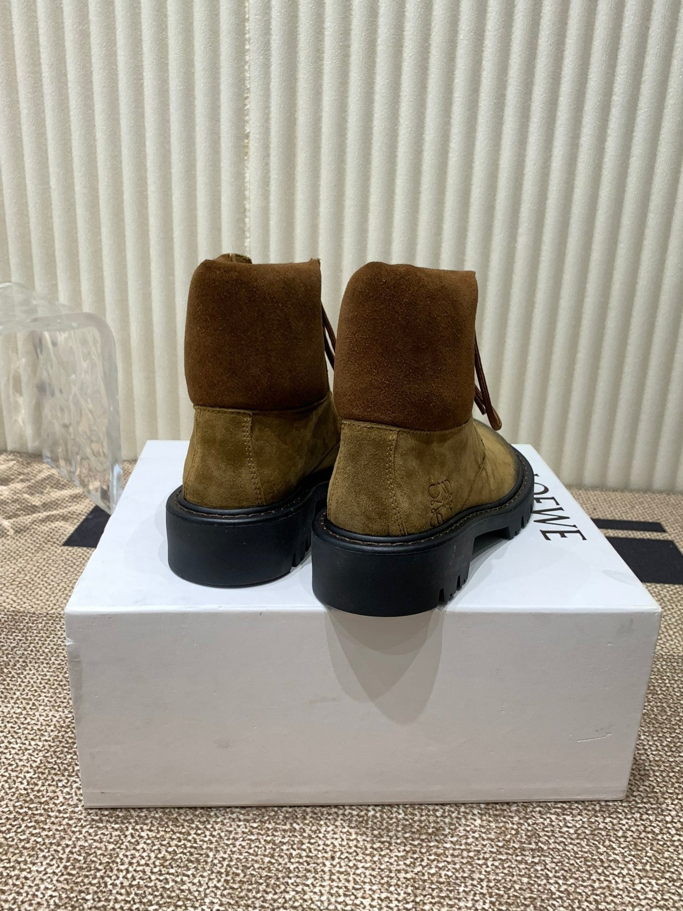 LW SIERRA COMBAT BOOT AMBER AND BLACK SUEDE