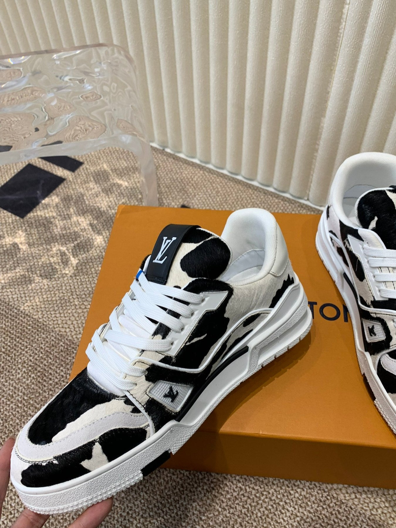 LV TRAINER SNEAKER BLACK MIX WHITE