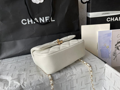 CC 20 BAG IN WHITE CALFSKIN GOLD HARDWARE