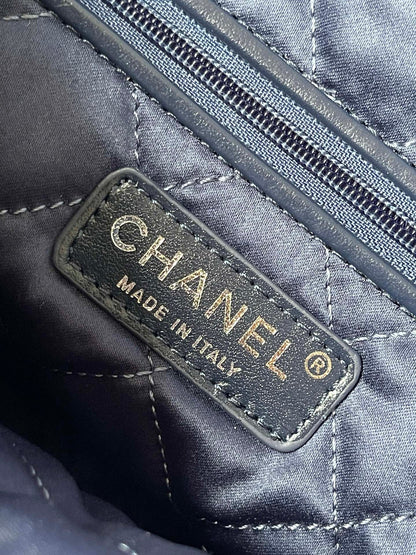 CC MEDIUM 37 CROSSBODY BAG IN BLUE DENIM WITH CHAIN