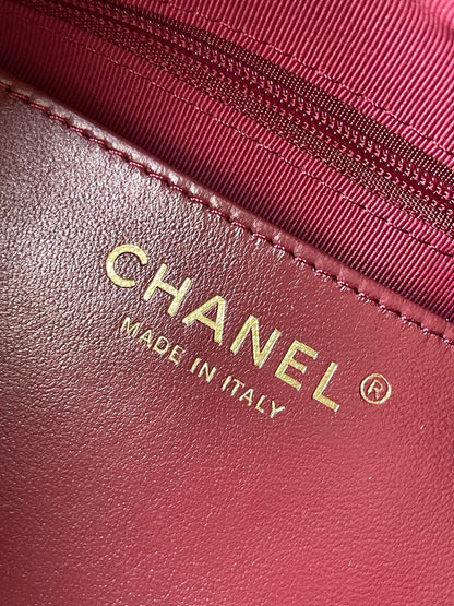 CAMERA BAG 24 IN BLACK QUILTED LAMBSKIN DOUBLE C GOLD COIN