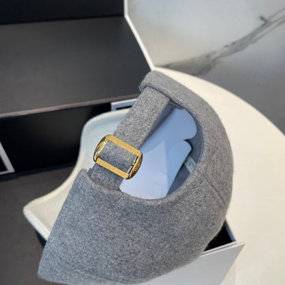 BASEBALL CAP MODEL 652409 IN WHITE AND GRAY FELTED FABRIC