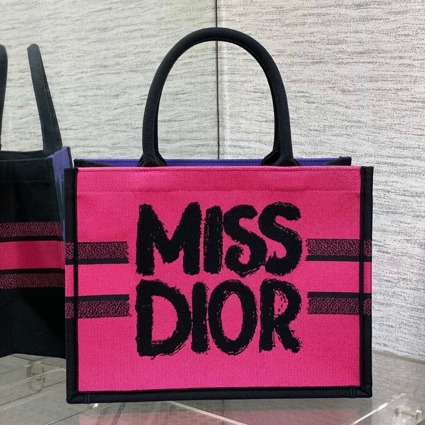 BOOK TOTE 36 IN CERISE RED MIX MINSK PURPLE CANVAS 226510