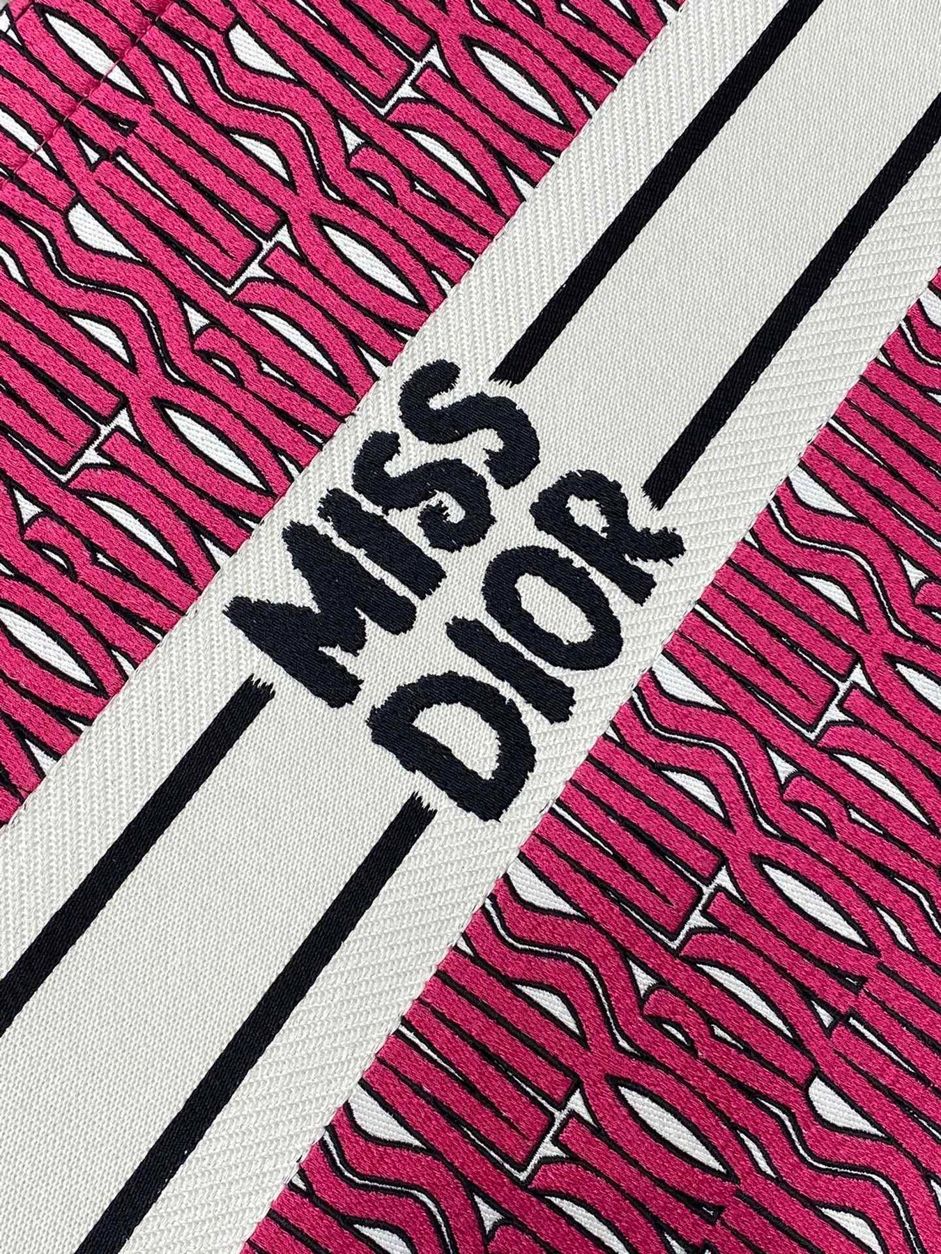 MISS LARGE TOTE 42 IN MAGENTA PURPLE CANVAS