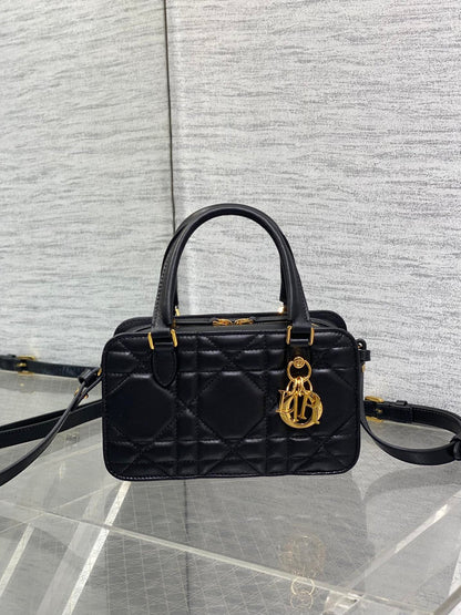 MINI GROOVE BAG 20 IN BLACK MACROCANNAGE LAMBSKIN 226487