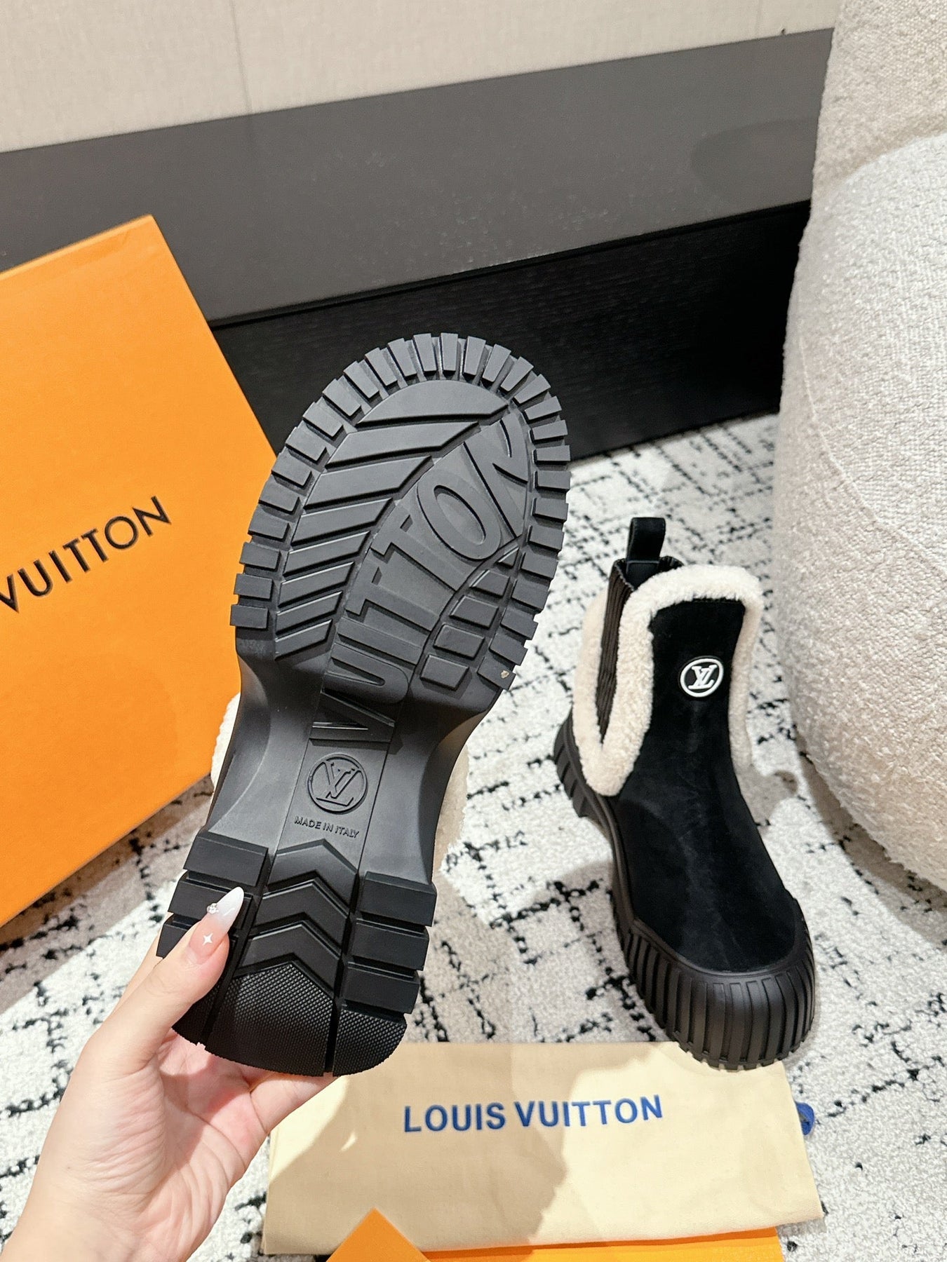 RUBY FLAT ANKLE BOOT IN BLACK SUEDE WITH WHITE SHEARLING