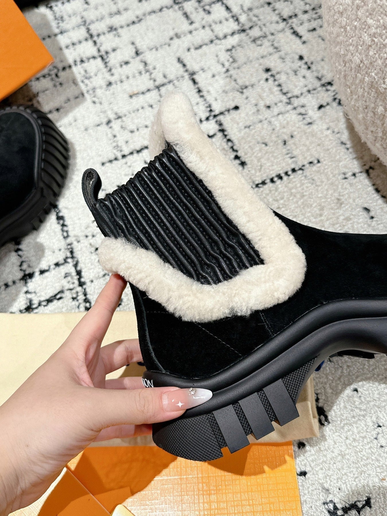 RUBY FLAT ANKLE BOOT IN BLACK SUEDE WITH WHITE SHEARLING