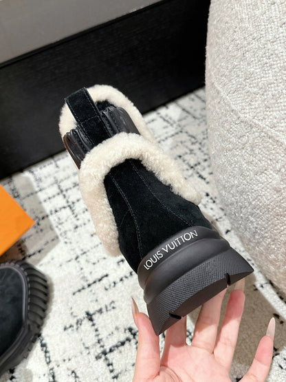 RUBY FLAT ANKLE BOOT IN BLACK SUEDE WITH WHITE SHEARLING