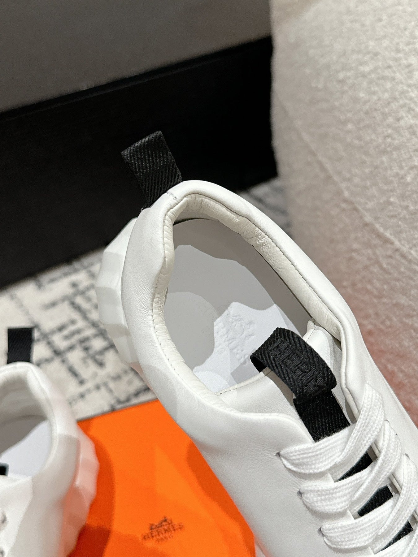 BOUNCING SNEAKER IN WHITE MIX BLACK CALFSKIN