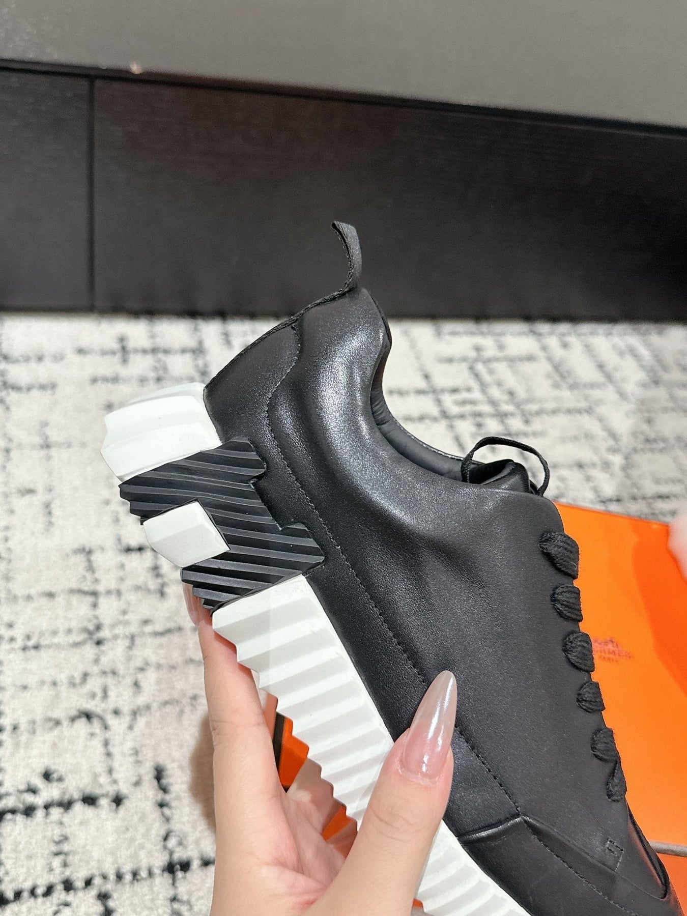 BOUNCING SNEAKER IN BLACK CALFSKIN