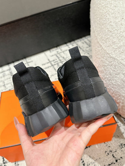 BOUNCING SNEAKER IN BLACK CALFSKIN AND FABRIC