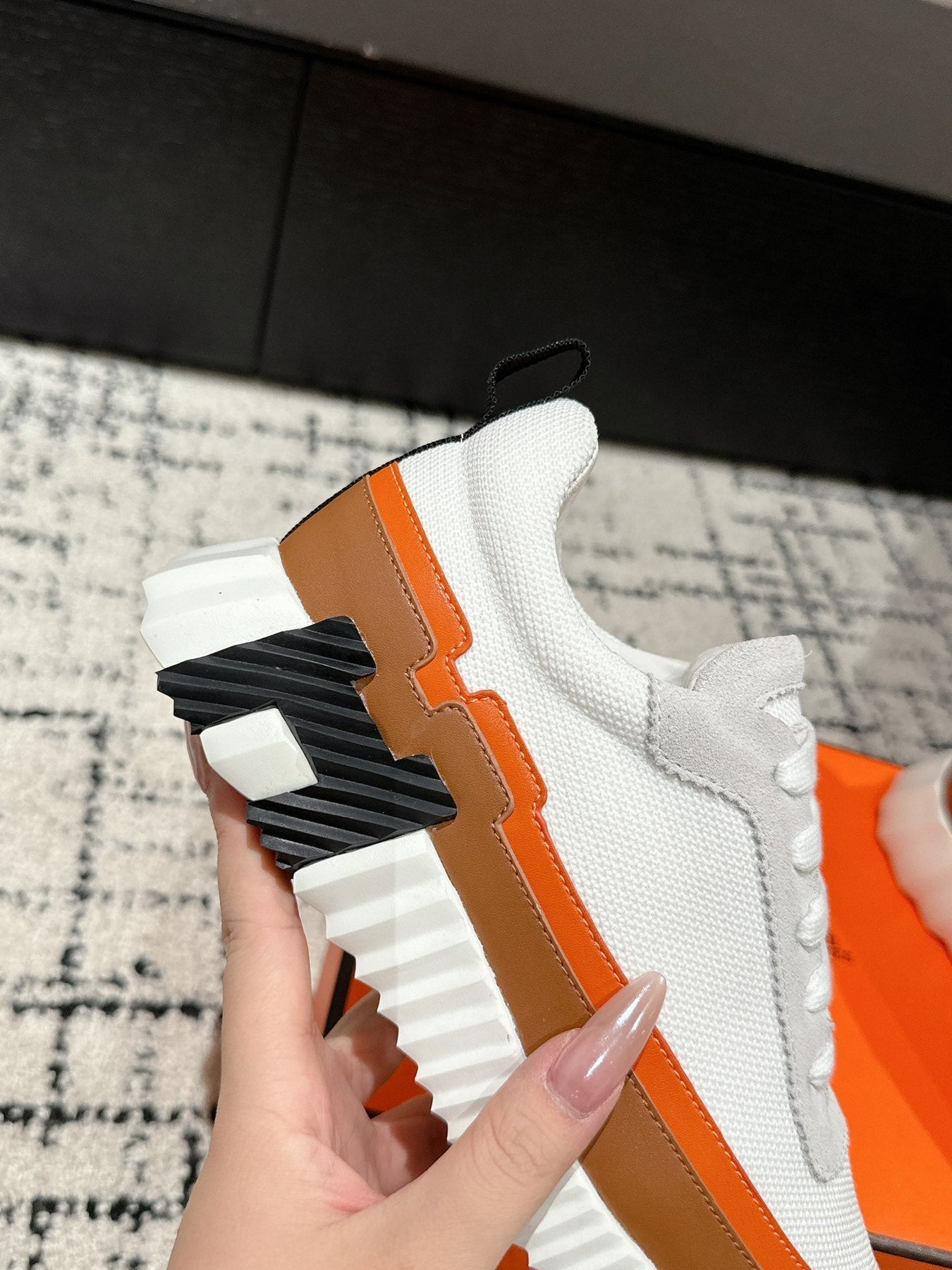 BOUNCING SNEAKER IN BRONZE BROWN CALFSKIN AND WHITE FABRIC