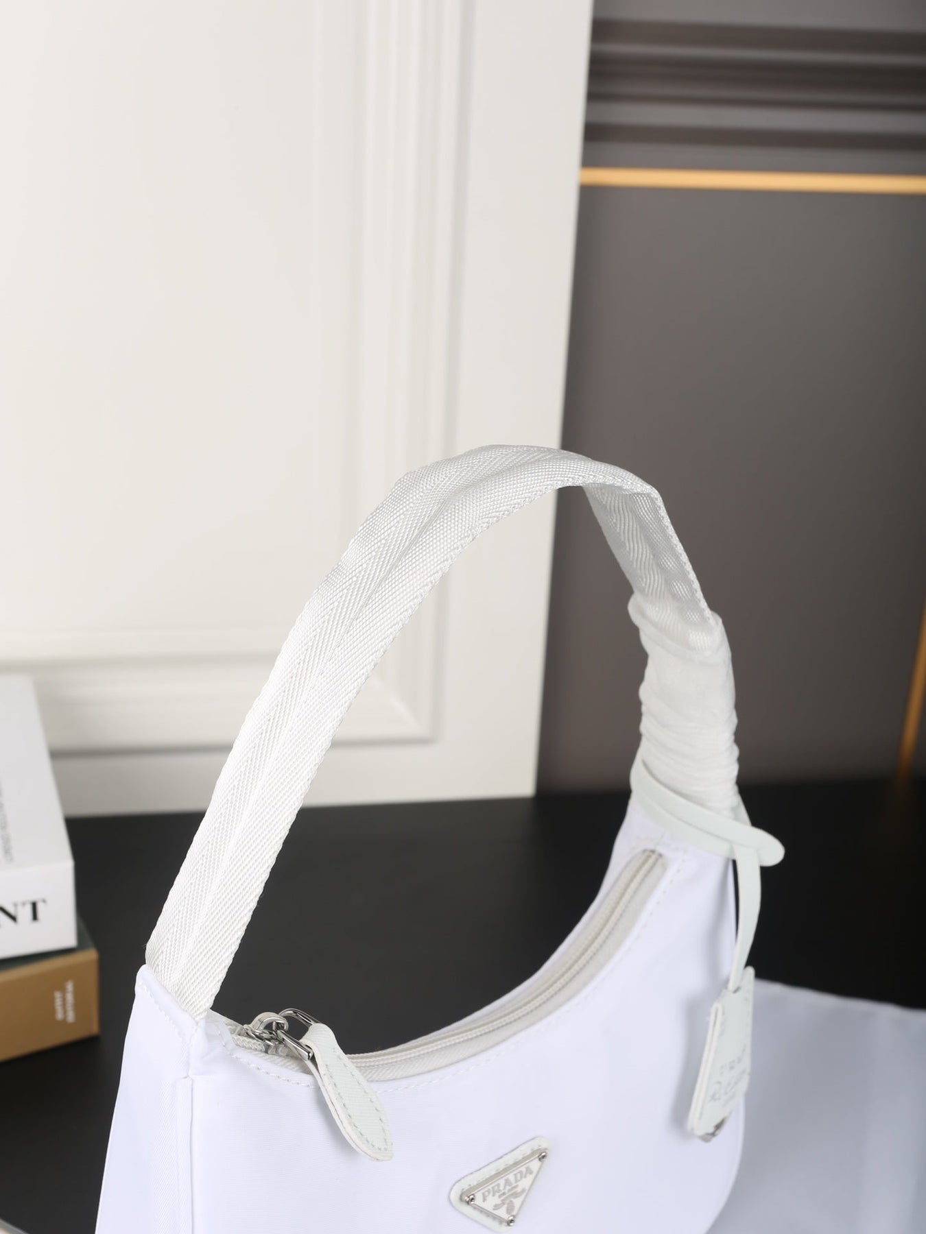 HOBO RE-EDITION BAG 22 IN WHITE RE-NYLON