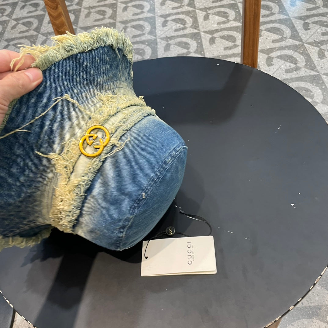 BUCKET HAT IN CLASSIC BLUE DENIM 226590