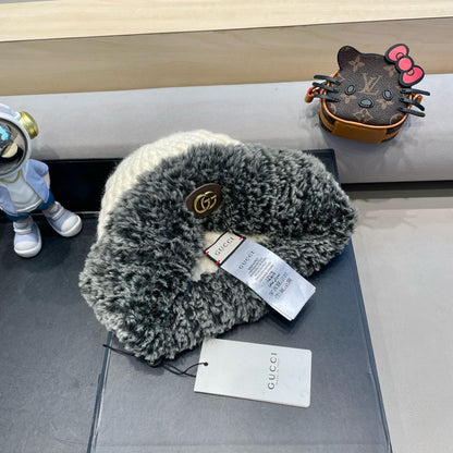 BEANIE HAT IN WHITE WOOL AND FLEECE 399546