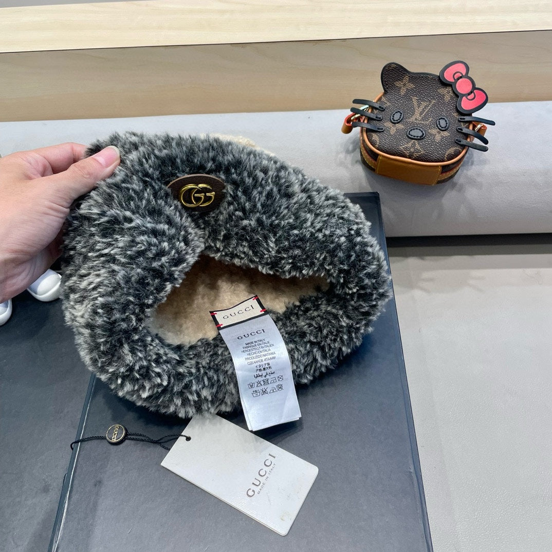 BEANIE HAT IN BEIGE WOOL AND FLEECE 399547