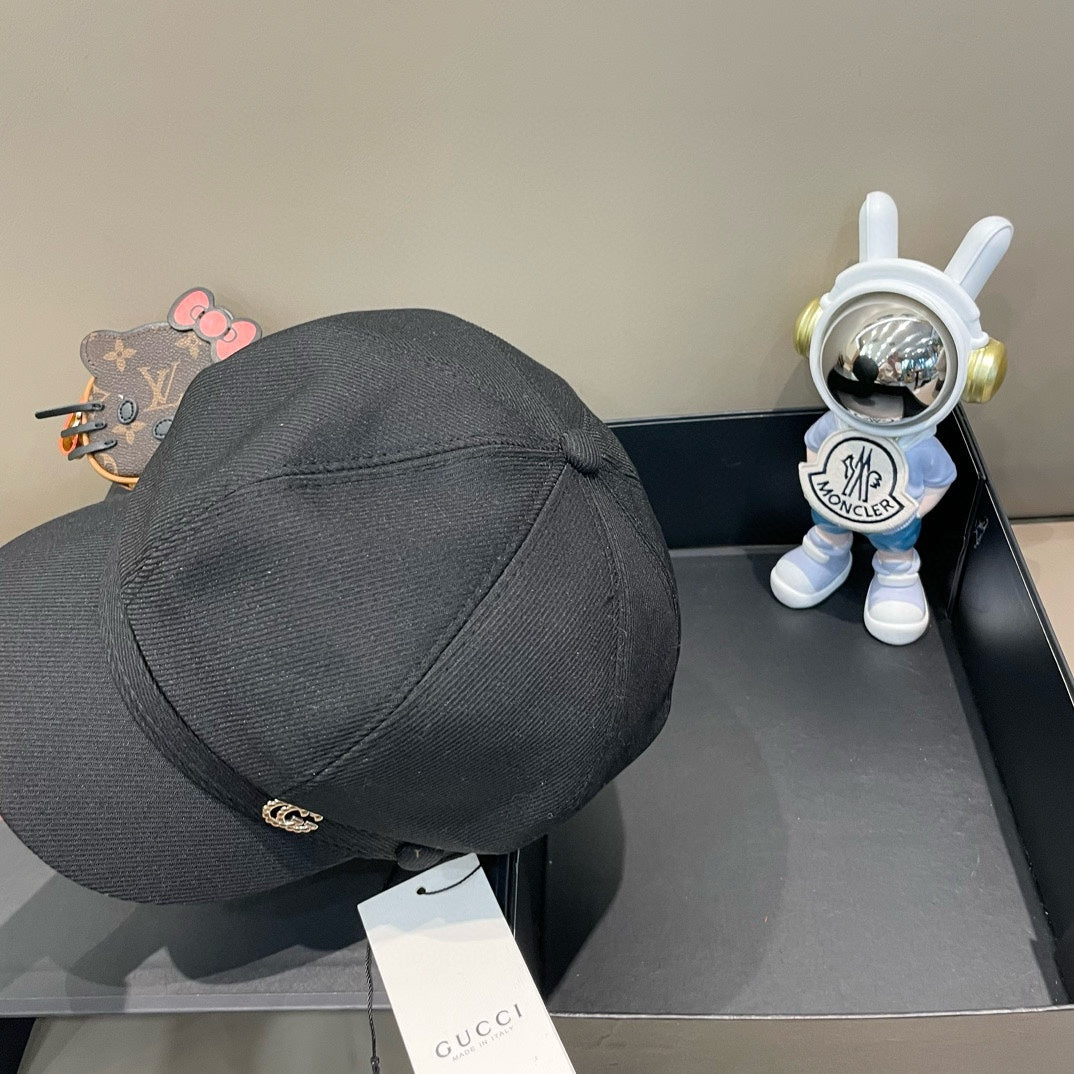 BAKER BOY CAP IN BLACK FABRIC 400796