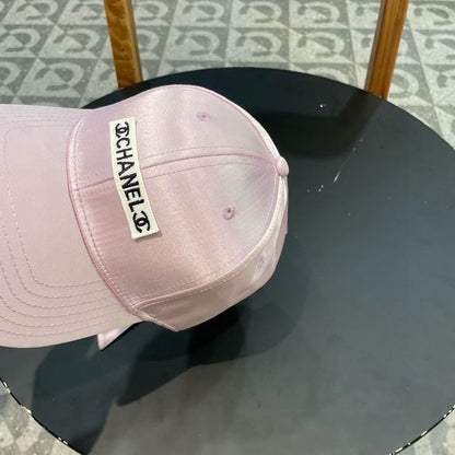 BASEBALL HAT IN LIGHT PINK SILK SATIN 404864