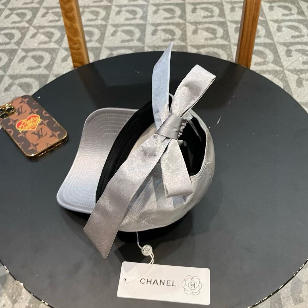 BASEBALL HAT IN SILVER SILK SATIN 404865