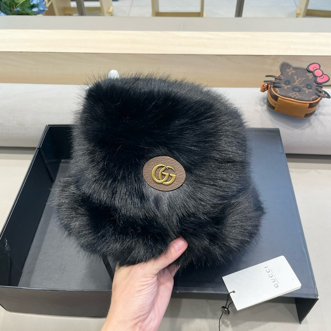 BUCKET HAT IN BLACK FOX FUR 404752