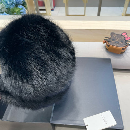 BUCKET HAT IN BLACK FOX FUR 404752