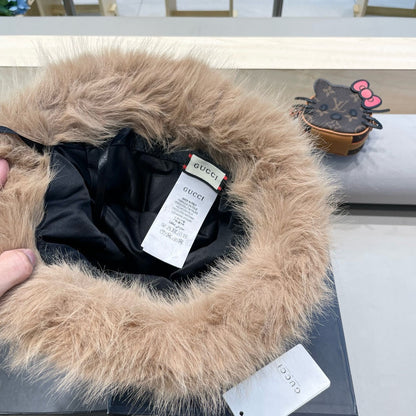 BUCKET HAT IN CAMEL BEIGE FOX FUR 404751