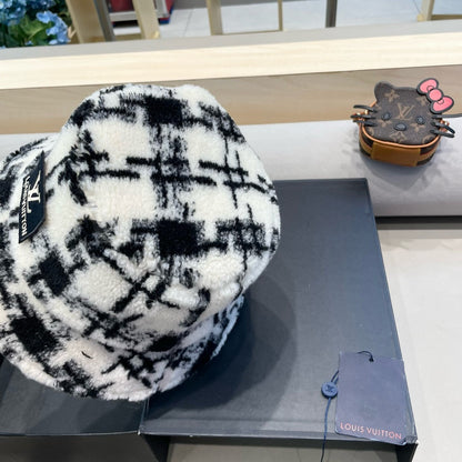 BUCKET HAT IN WHITE MIX BLACK FLEECE 404741