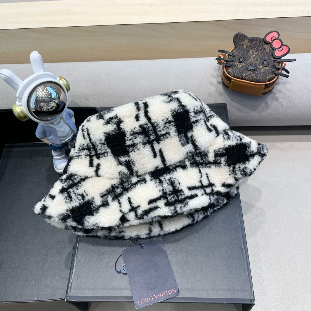 BUCKET HAT IN WHITE MIX BLACK FLEECE 404741