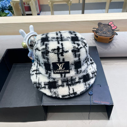 BUCKET HAT IN WHITE MIX BLACK FLEECE 404741