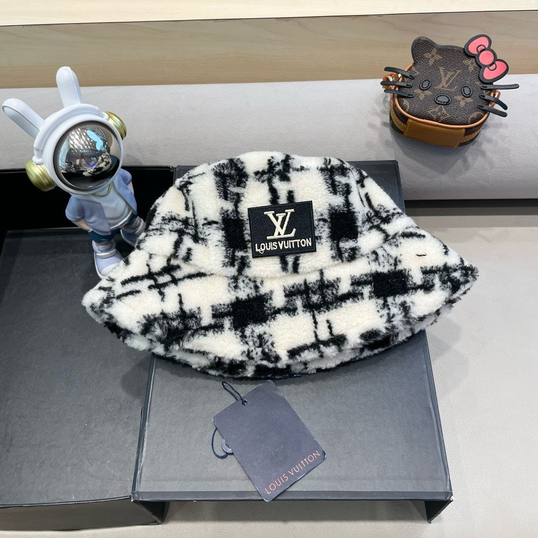 BUCKET HAT IN WHITE MIX BLACK FLEECE 404741