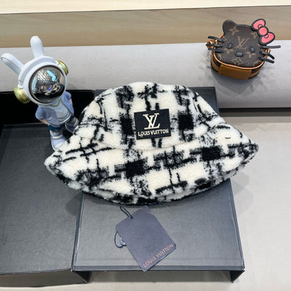 BUCKET HAT IN WHITE MIX BLACK FLEECE 404741