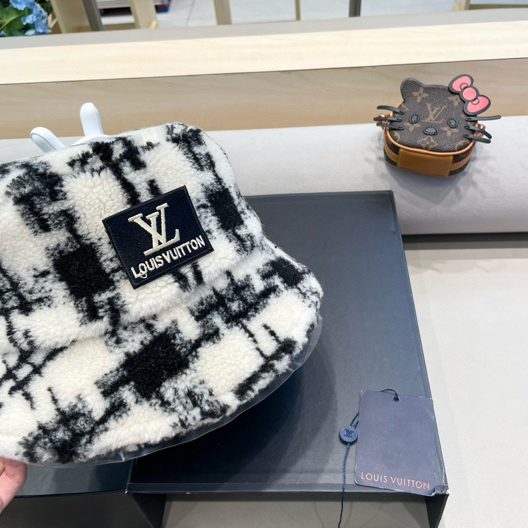 BUCKET HAT IN WHITE MIX BLACK FLEECE 404741