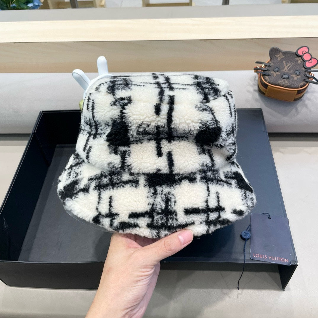 BUCKET HAT IN WHITE MIX BLACK FLEECE 404741