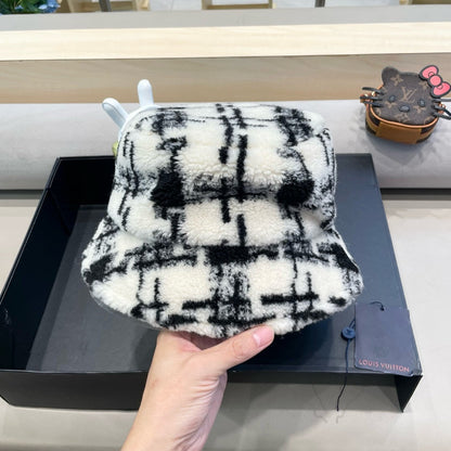 BUCKET HAT IN WHITE MIX BLACK FLEECE 404741