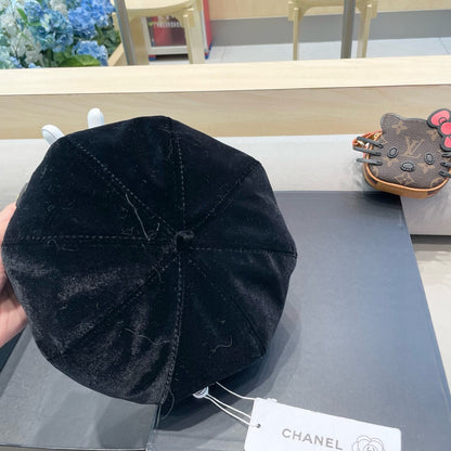 BERET HAT IN BLACK VELVET 413324