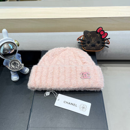 BEANIE HAT IN LIGHT PINK WOOL 413329