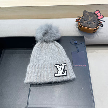 KNITTED BEANIE HAT IN GRAY WOOL 413367