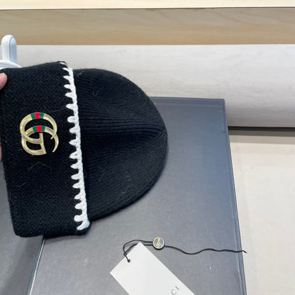 BEANIE HAT IN BLACK WOOL 416413