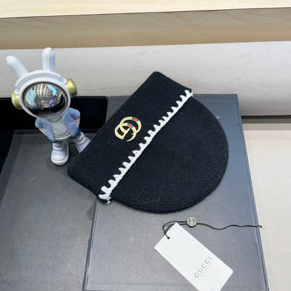 BEANIE HAT IN BLACK WOOL 416413