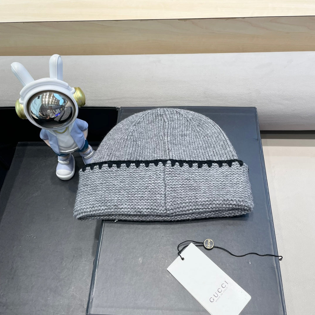 BEANIE HAT IN RHINO GRAY WOOL 416414