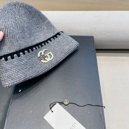 BEANIE HAT IN RHINO GRAY WOOL 416414